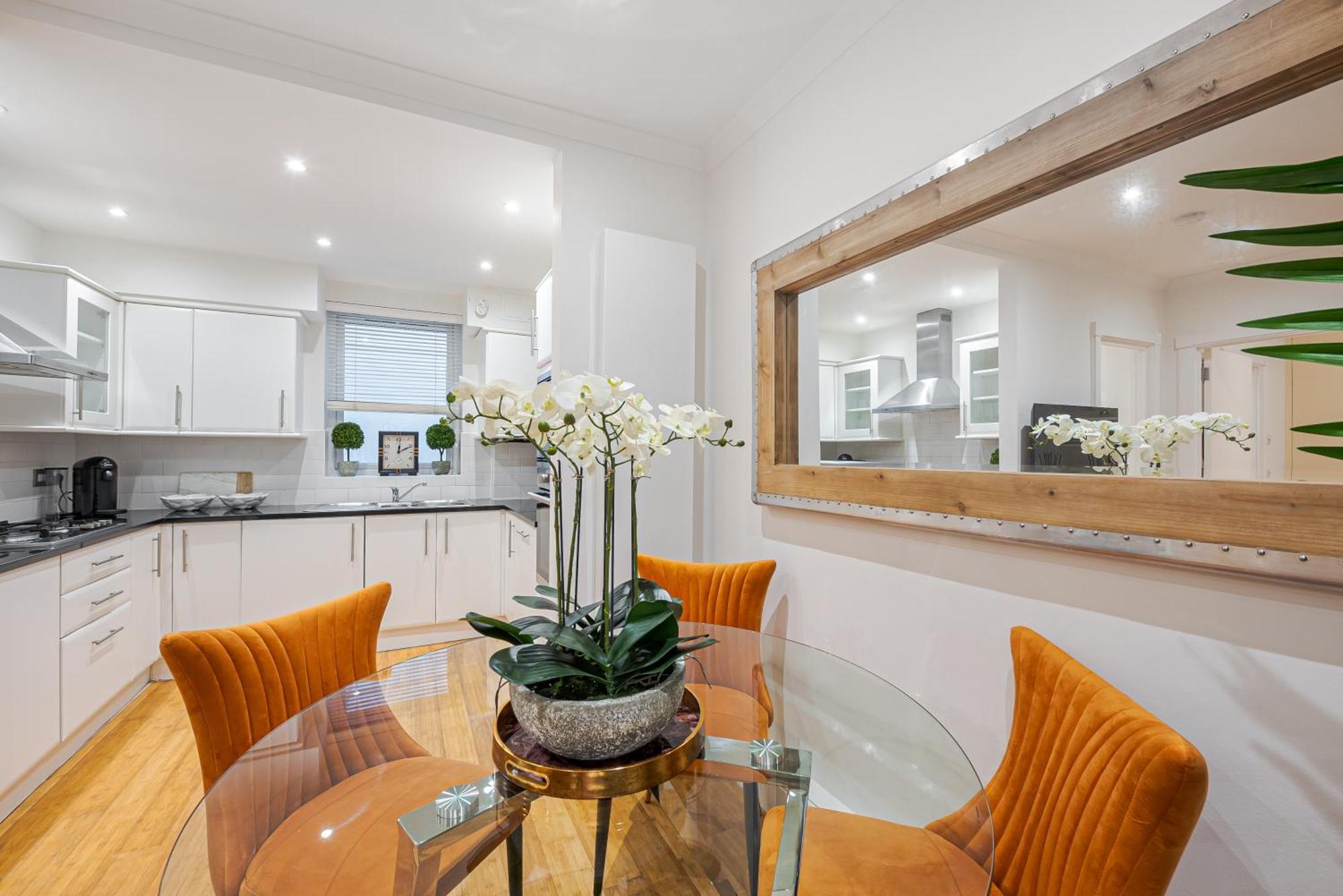Chic Belgravia Hideaway With Private Patio 10 Mins To Harrods London Eksteriør bilde